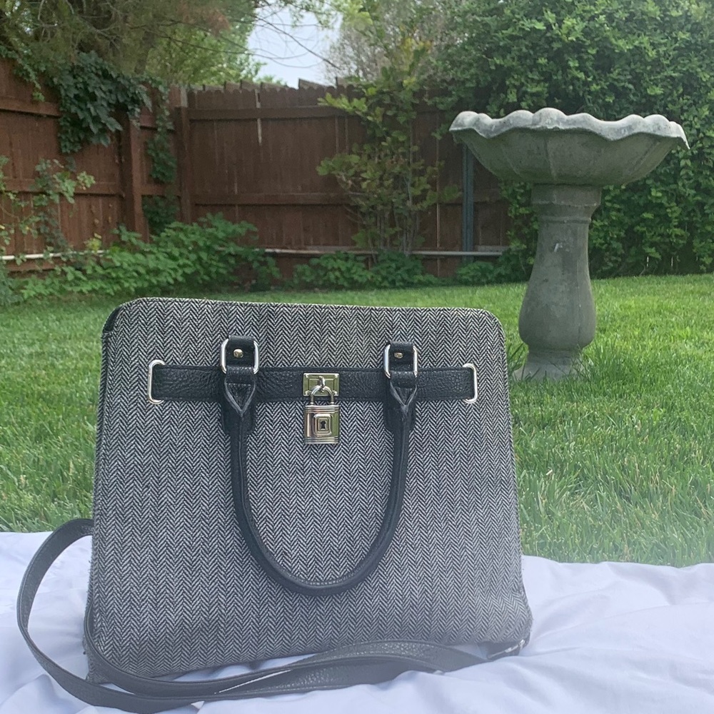 Crossbody/ over the should purse